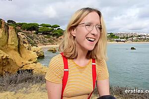 i'm so turned on by amelia in glasses getting off with dildo