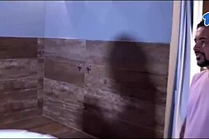 marido me entregou a mulher para ela sentir o mastro ficou admirando ela sentir minha rola grossa