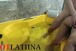 colombiana tiene sexo sin condón con un desconocido - medellín colombia lauren latina 😏