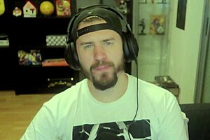 Zelda endured a rough casting session on the sofa with blowjobs and masturbation