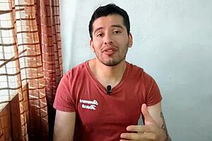 El Mejor Amigo De Mi Hermano Me Encuentra Meti�ndome Un Dildo Y Termina Penetrandome Con Su Vergota De 19Cm Por Primera Vez Relato Sexual