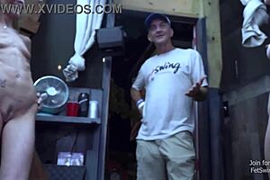 Wow, check out Chris with the biggest balls at the love shack! 😍