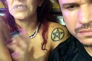 Alemão tatuador e Melissa devassa nós bastidores big tits ass