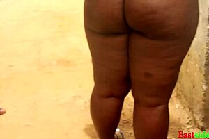 Ebony bbw takes deepthroat and fingering before outdoor creampie fucking.