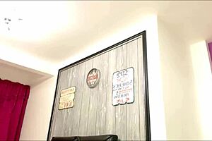 Shemale Babe Riding Big Dildo On Webcam 😈