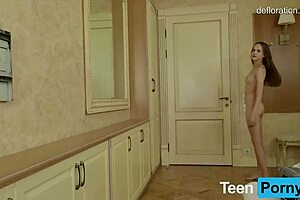 i'm watching this petite teen flex her tight pussy, wow