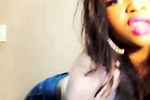 ebony shorts dancing with big ass teen