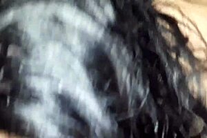 mi vecina puta me chupa la polla y es follada a cambio de la clave del internet