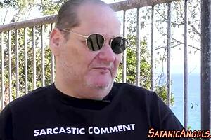 i toying that sluts pussy with fingers and toys 😍