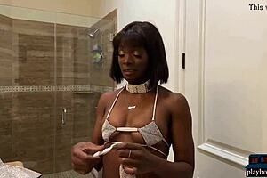 Licking her pussy at home, Ana Foxxx – the filthy black MILF with delicious assets