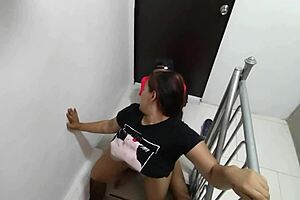 I convince my girlfriend to fuck on the stairs