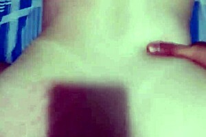 loira novinha de quatro dando gostoso no cu