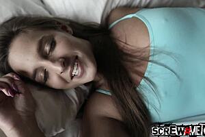 Hungarian star Amirah Adara gets creamy in hardcore bang