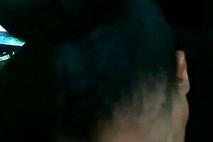 देखो वो लंड को गॉबल करती है?