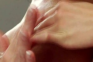 Blonde girl makes deauxma squirt multiple times