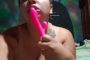 chubby girl craving dick in her fat ass 😏