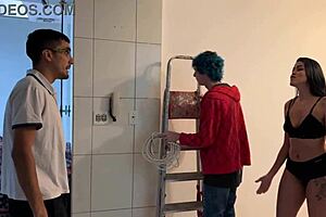 Chamei Eles Para Concertar A Internet E Acabei Fudendo Com Os Dois