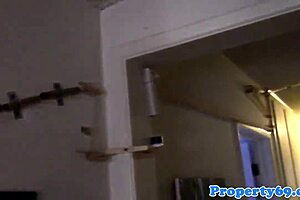 Realtor sucks buyer's cock before he fucks her pussy