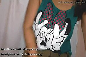 Suscribete a esta jovencita le encanta tu verga hara todo por sus seguidores