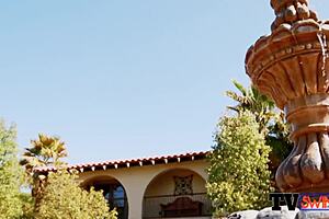 Guys squeeze and kiss ladies' boobs in amateur swingers casting interview 😏