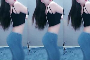 i saw this cute chinese girl dancing and her ass is so sexy shaking