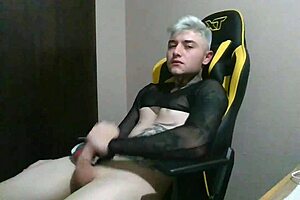 A girl demanded a high price for penetration, so I offered to masturbate in front of her instead.