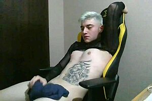 A girl demanded a high price for penetration, so I offered to masturbate in front of her instead.