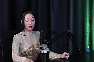 O Homem Comeu A Buceta Dela De Verdade Por Duas Horas E Gozou Três Vezes - Debora Andrade Sheer Red