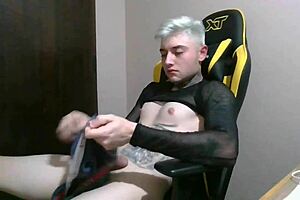 A girl demanded a high price for penetration, so I offered to masturbate in front of her instead.