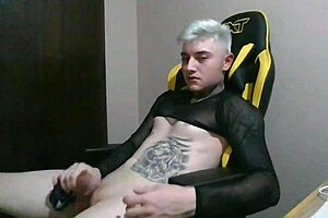 A girl demanded a high price for penetration, so I offered to masturbate in front of her instead.