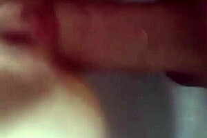 In quick homemade session, young milf receives anal creampie