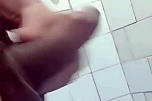 Yuri's big cock cumshot contrasts with the bareback creampie gift for fans