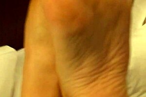 co worker rubs her high arch feet while masturbating