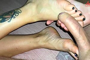 Stepson secretly cums on stepmom's feet in sneaky moment