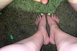 I Cum On My Girlfriend's Pretty Feet And Toes