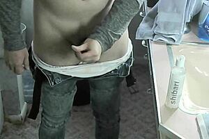 watch my big coc come out of my pantz and grow in my hand to later cum