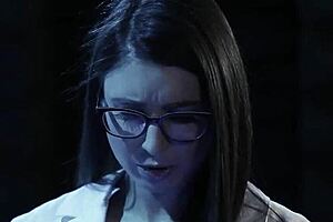 Passionate dykes squirting during a threeway!