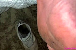 Bouncing boobs pissing pussy dirty feet and shoes 😏