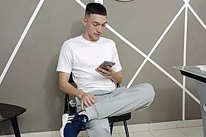 Lucky delivery guy fucks Vayoleth's pussy as payment. Full story 😏