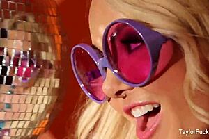 i'm fucking taylor vixen, her tits are huge