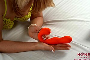 Bubble ebony butt creampied by monster cock in homemade anal