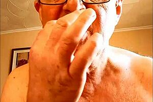 Watch Me Wank Onto Biscuit Staring Bengeeman