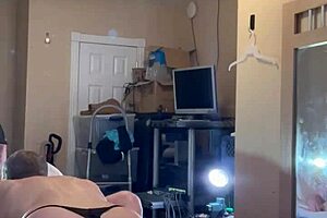 Hey, watch this hot gay daddy fucking his whore 😏