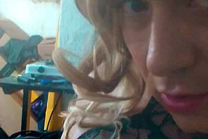 Super sexy latina shemale escort boldly shows off her stunning body for hot sex.