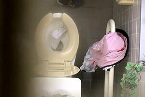 uhh, i think this japanese toilet vid part 2 gonna be real weird n wild