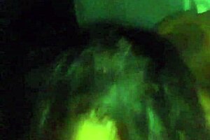 gostosa no acampamento goza dentro da bucetinha pov