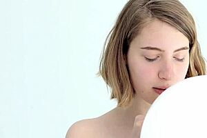 Young Looner Babe Pops Balloon