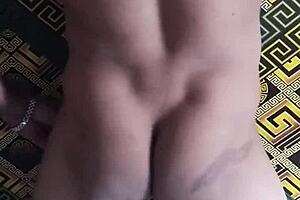 Light Skinned Nigerian Guy Wanks Big Dick!