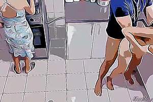 Me follo a mi hijastra caliente junto a su mamá en la cocina, cartoon hentai.