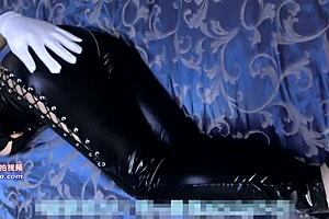 Chinese girlfriend gets pounded hard in raw self-made videos with friends